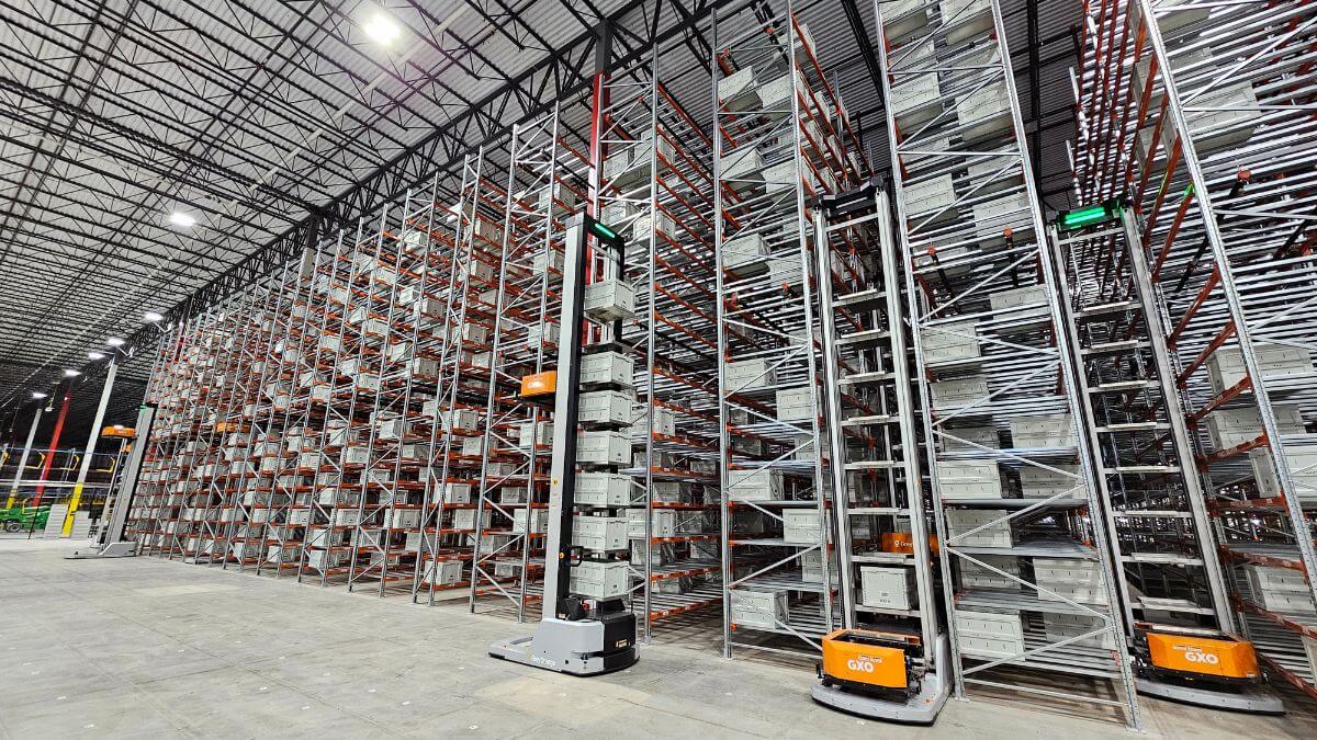 Almacen automatico con estanterias industriales de AR Racking